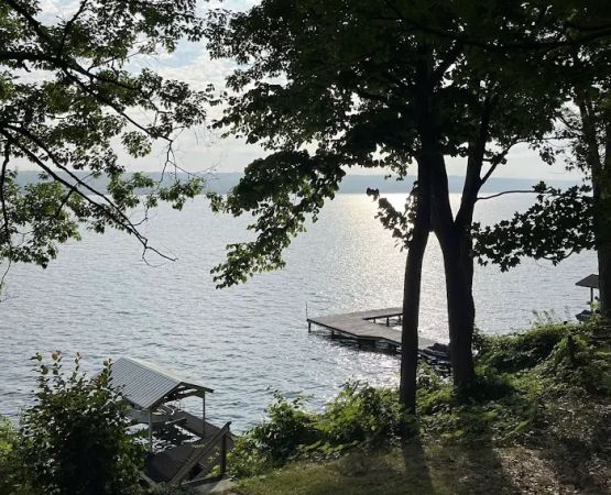 Lone Retreat Lake House