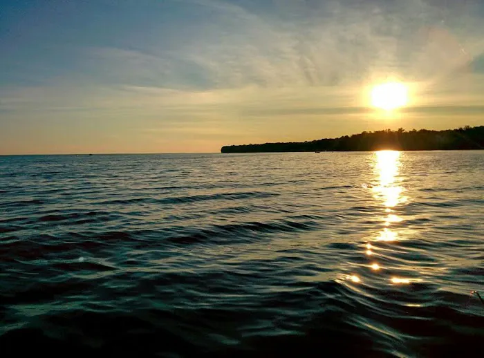 Anglers' Bay Cottages and Marina 9