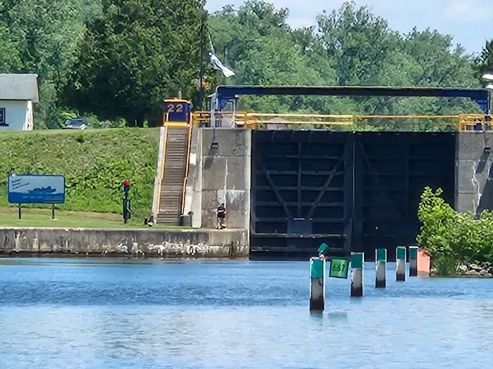 Anglers' Bay Cottages and Marina 6
