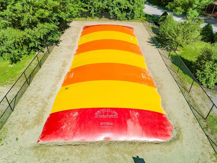 Sun Retreats Adirondack Gateway 4