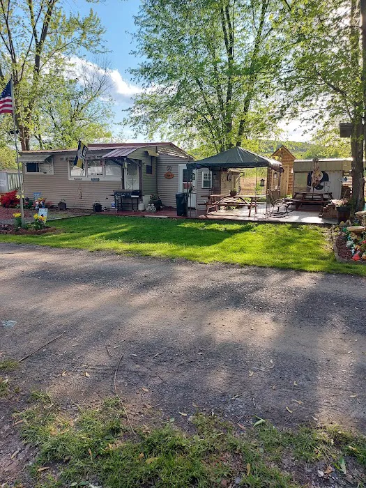 Bowser's Riverfront Campground 4