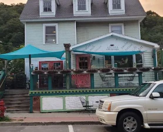 Cottage On The Square
