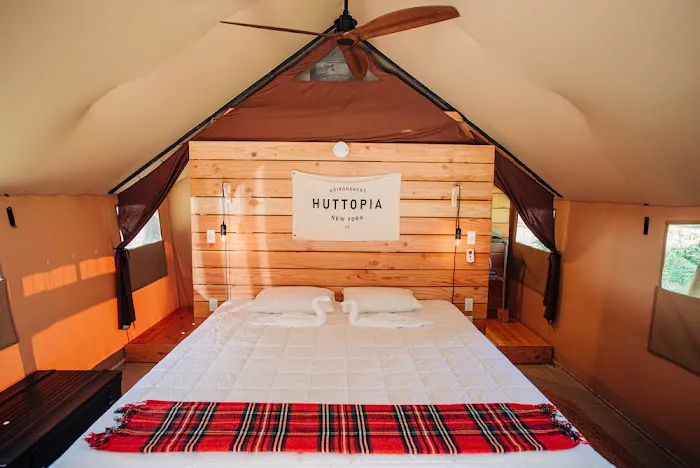 Huttopia Lake George - Adirondacks 0