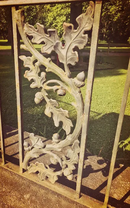 Village Green Manor 5