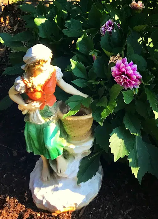 Village Green Manor 9