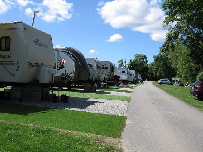 Meadowlark Mobile Home & RV Park 6