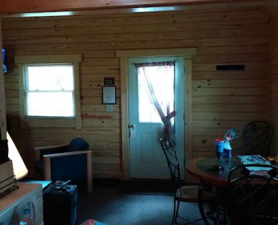 Pine Lane Cottages and Cabins