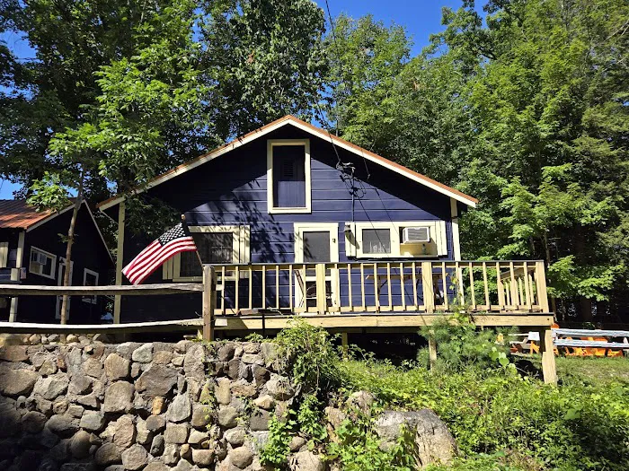 Drake's Lakeside Cabins 4