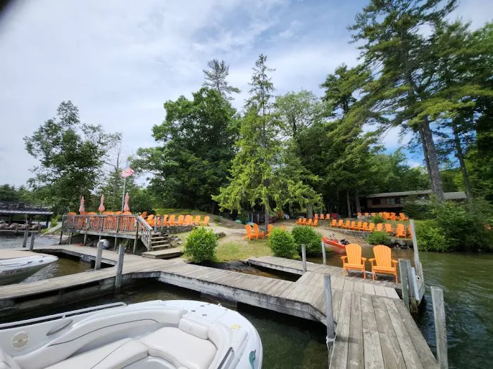 Drake's Lakeside Cabins 6