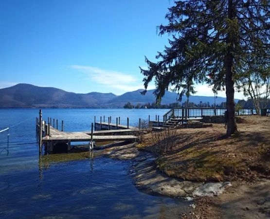 Drake's Lakeside Cabins