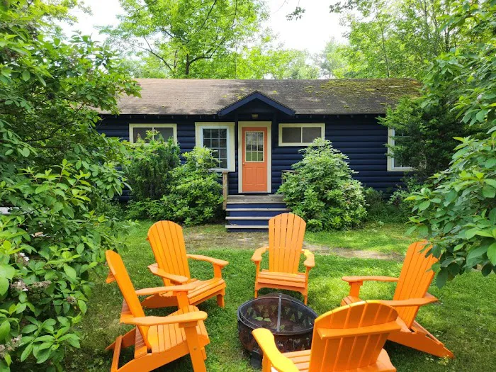 Drake's Lakeside Cabins 5