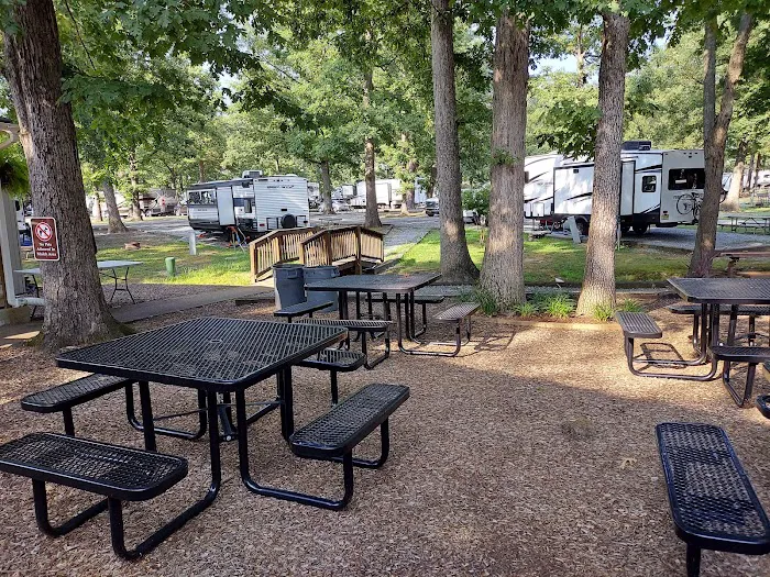 Americamps RV Resort & Cottages 0