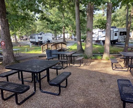 Americamps RV Resort & Cottages