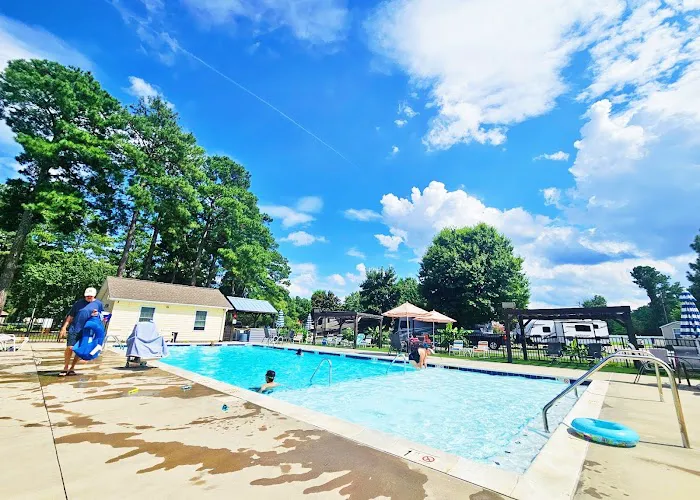 Americamps RV Resort & Cottages 9