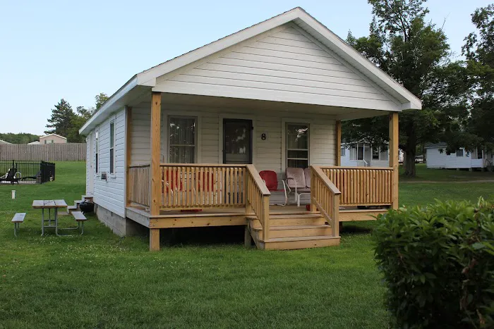 Sunset Park RV & Cabins 4