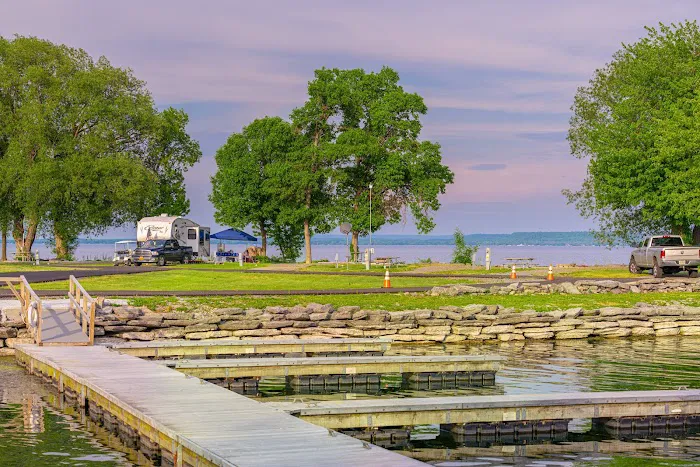 Sun Outdoors Association Island 9