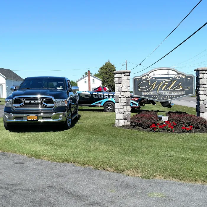 Mil's Motel & Cottages 9