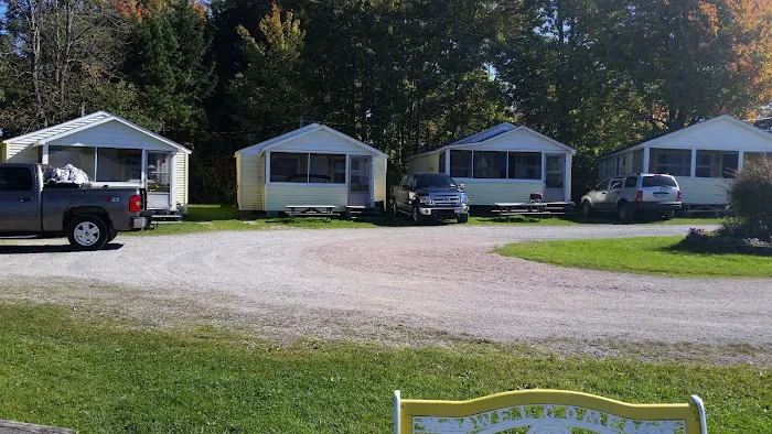 Mil's Motel & Cottages 3