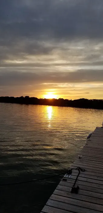 Mil's Motel & Cottages 1