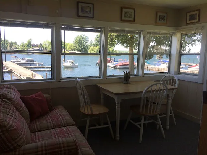 Thousand Islands Marina 6