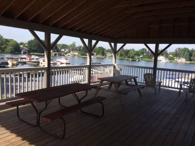 Thousand Islands Marina 8