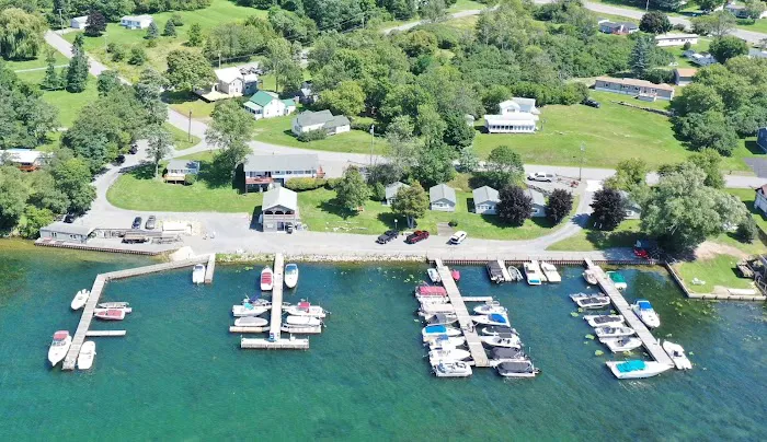 Thousand Islands Marina 9