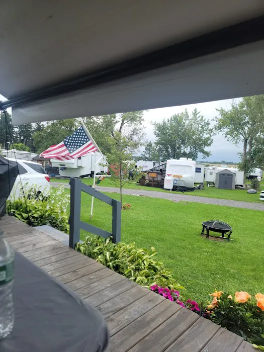 Riverside Acres Campground & Cottages 3