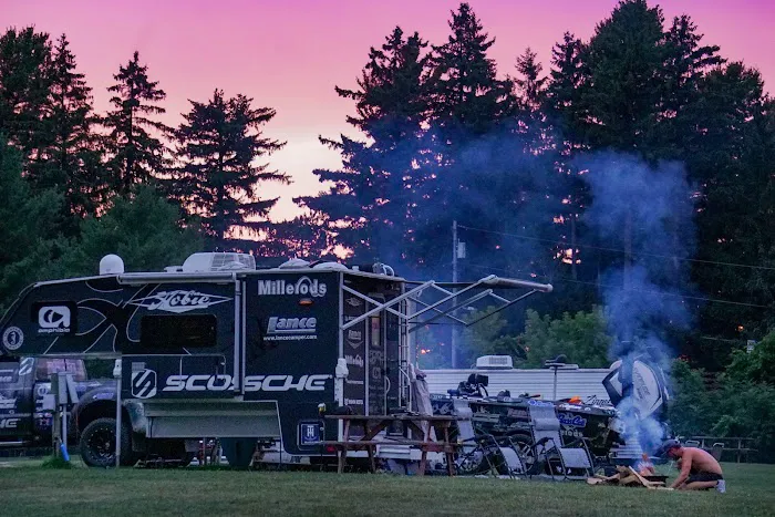 Riverside Acres Campground & Cottages 4