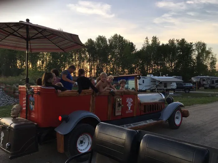 Red's Twilight on the Erie RV Resort 5