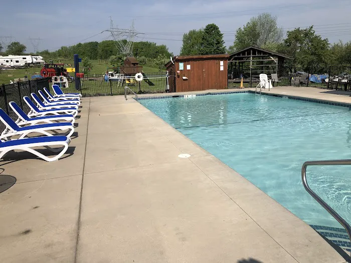 Red's Twilight on the Erie RV Resort 4