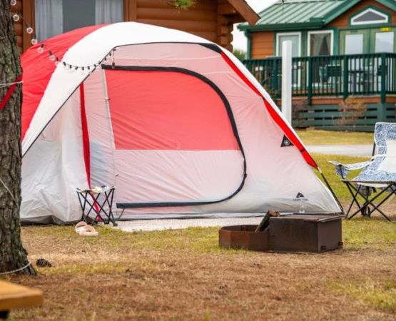 How to Choose Between a Tent, RV, or Cabin Stay
