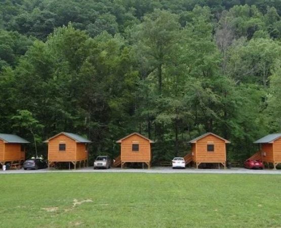 Camping in the Smokies: Best Campgrounds and Tips